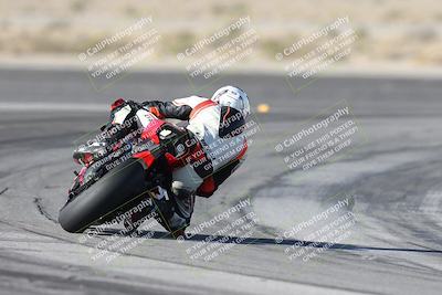 media/Dec-01-2025-Moto Forza (Mon) [[2daa91e15f]]/1-Advanced Group/Session 2 Turn 11 Backside/